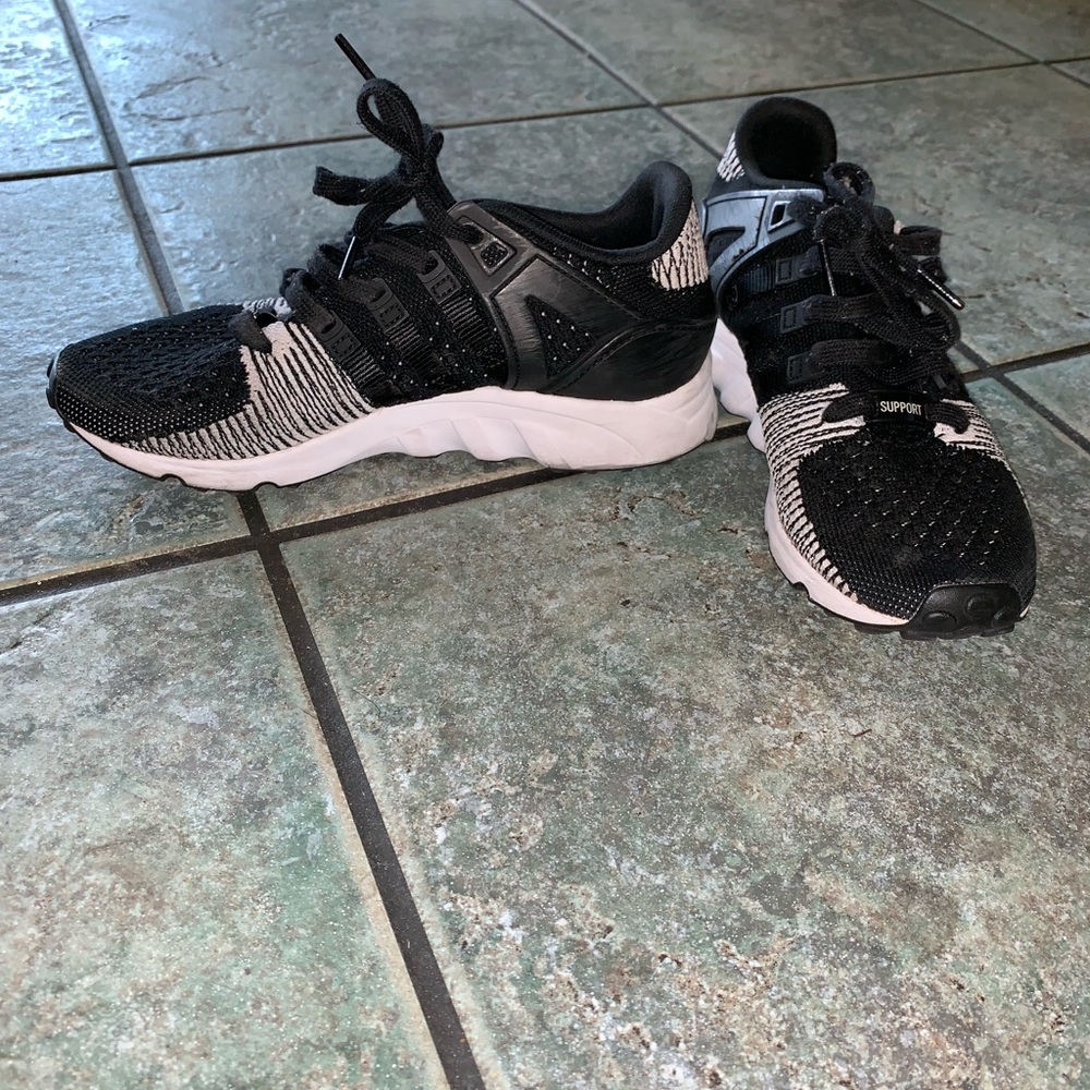 Adidas ⭐️ - Picture 3 of 4